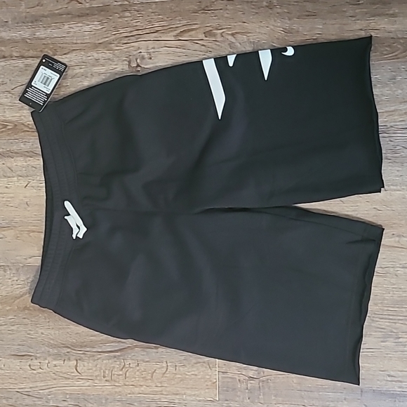 Nike Other - NIKE BOYS BLACK SHORTS SIZE EXTRA LARGE XL